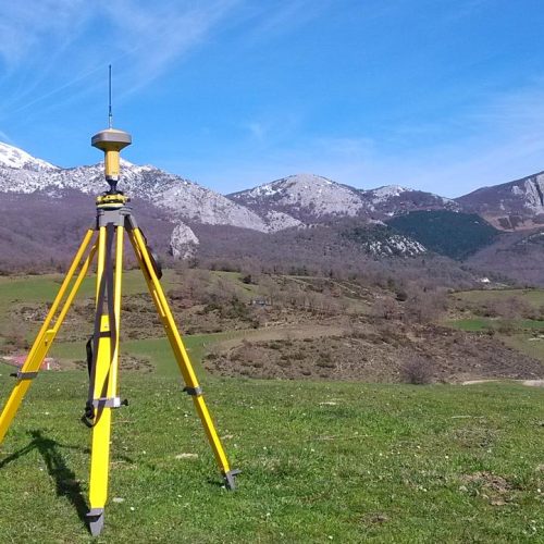 Topcon GR-5 GNSS Receiver