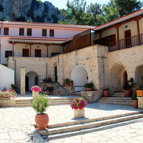monastiri-agiou-dimitriou-zaloggo-plateia